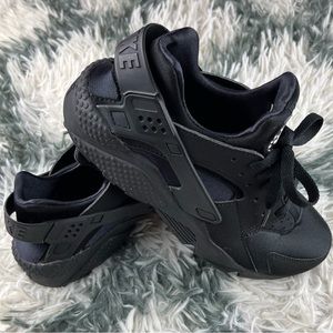 Nike Hurache Women’s Shoes Size 8 Black